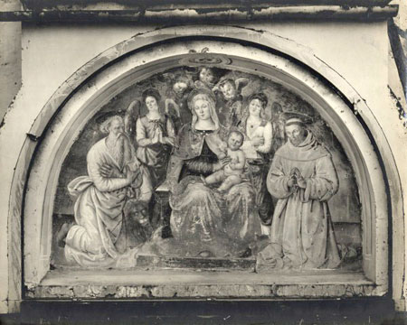 La lunetta affresco a sinistra dell'ingresso al Chiostro del Convento di santa Maria del Paradiso