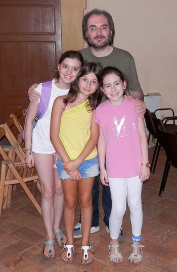 Lucrezia, Anna e Elena col Maestro Riccardo Cambri