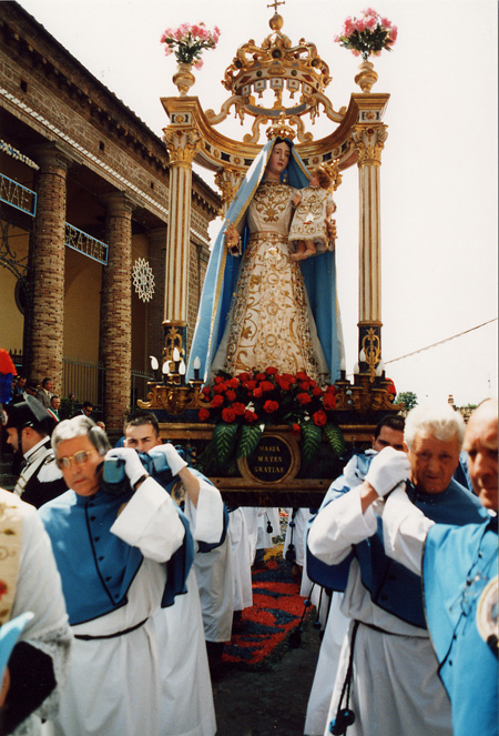La Madonna delle Grazie di Capranica il giorno della Processione