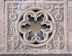 Rosone con lo stemma di Tuscania